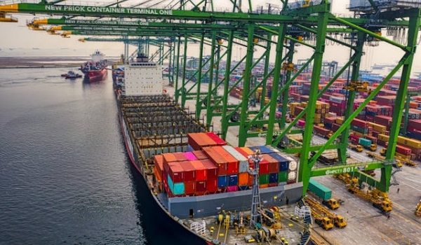 Ship containers