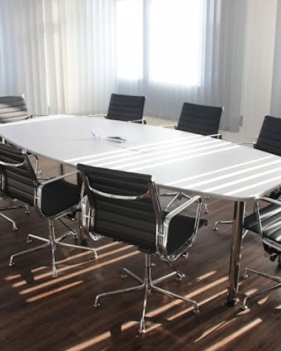 Meeting table
